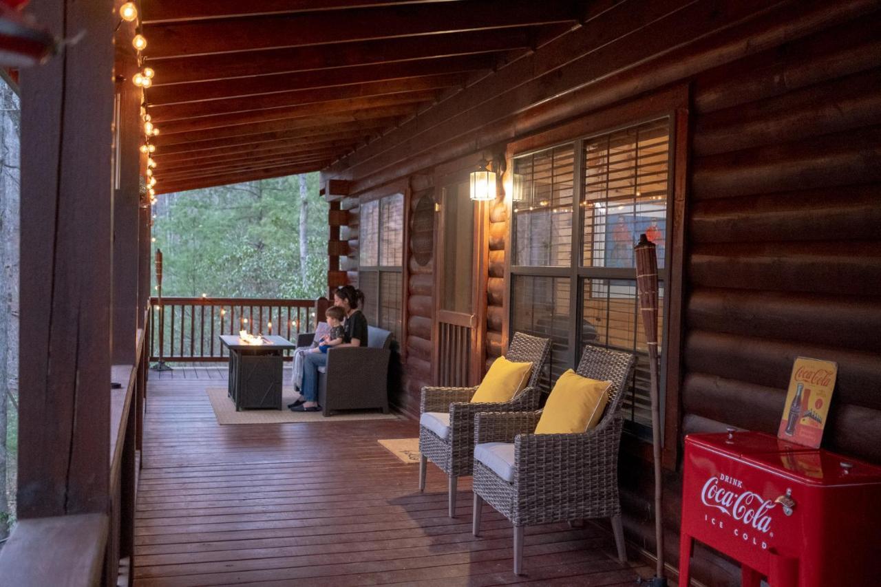הוילה בלו רידג' Three Dog Night - Pet-Friendly Cabin With Hot Tub מראה חיצוני תמונה