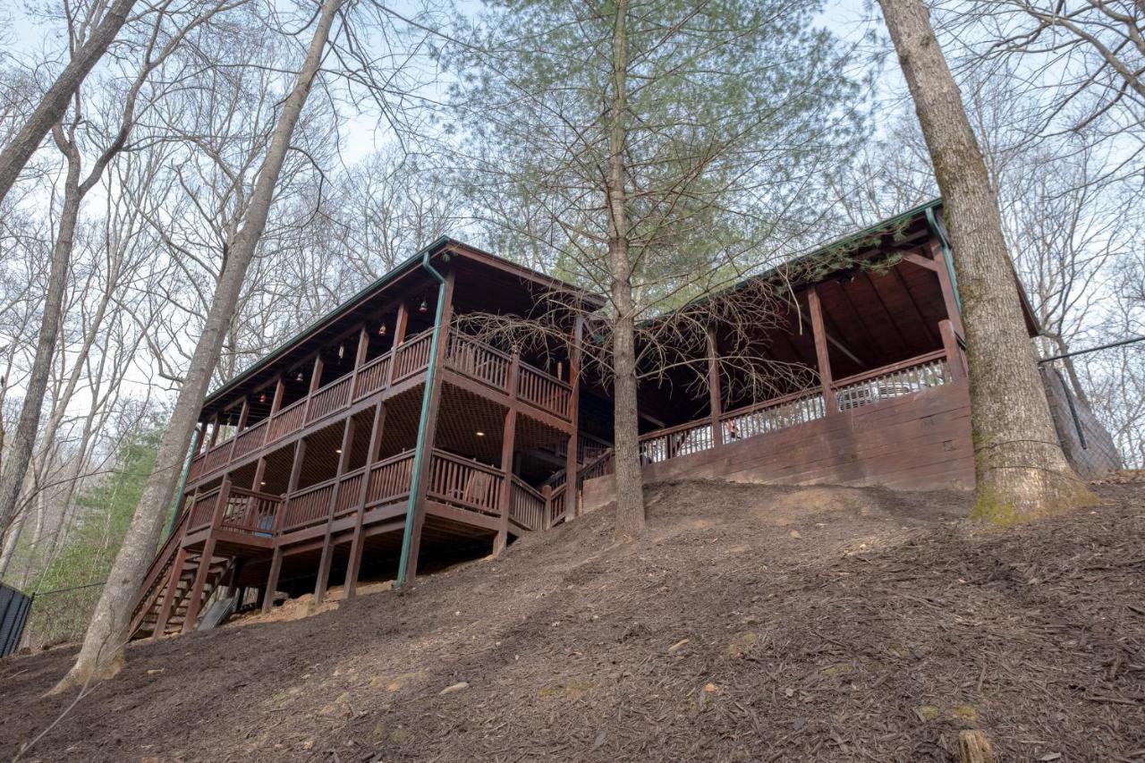 הוילה בלו רידג' Three Dog Night - Pet-Friendly Cabin With Hot Tub מראה חיצוני תמונה