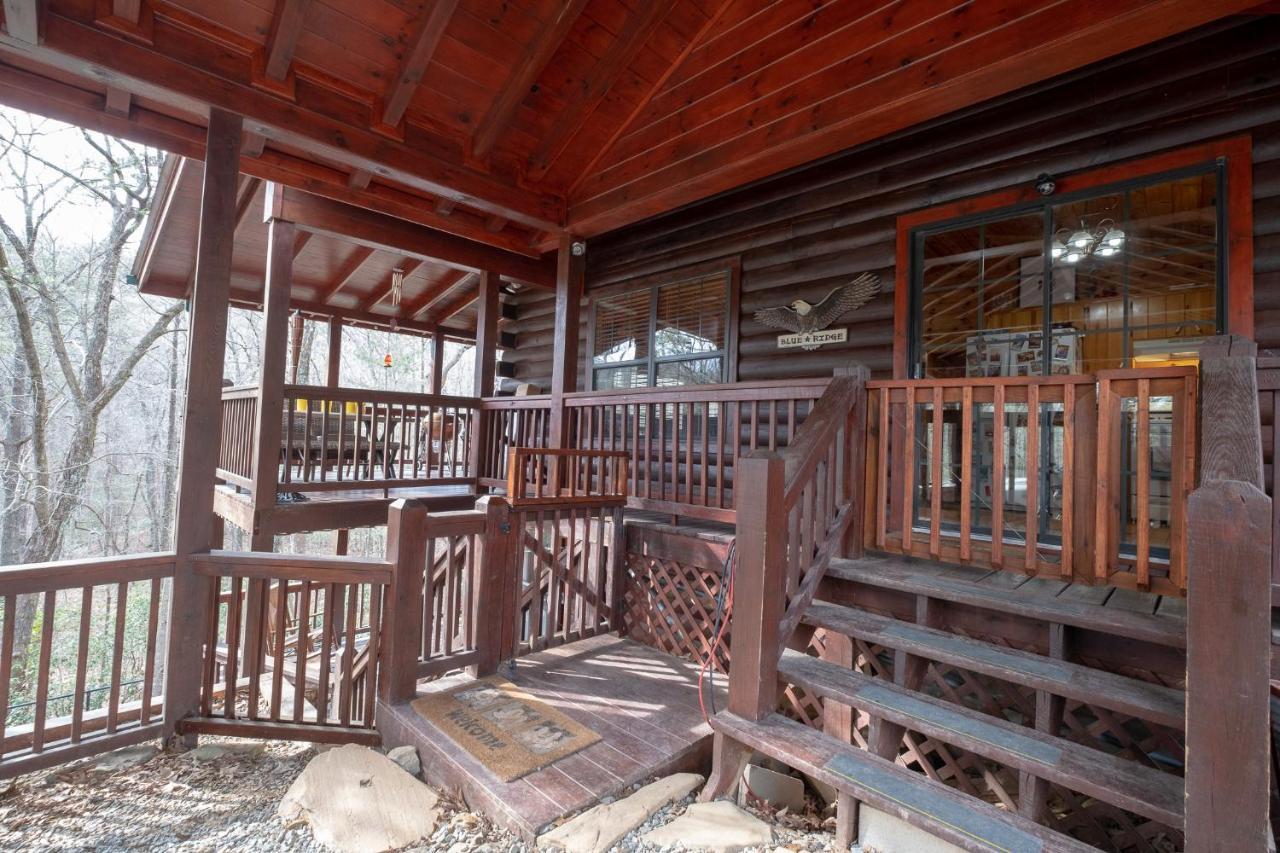 הוילה בלו רידג' Three Dog Night - Pet-Friendly Cabin With Hot Tub מראה חיצוני תמונה