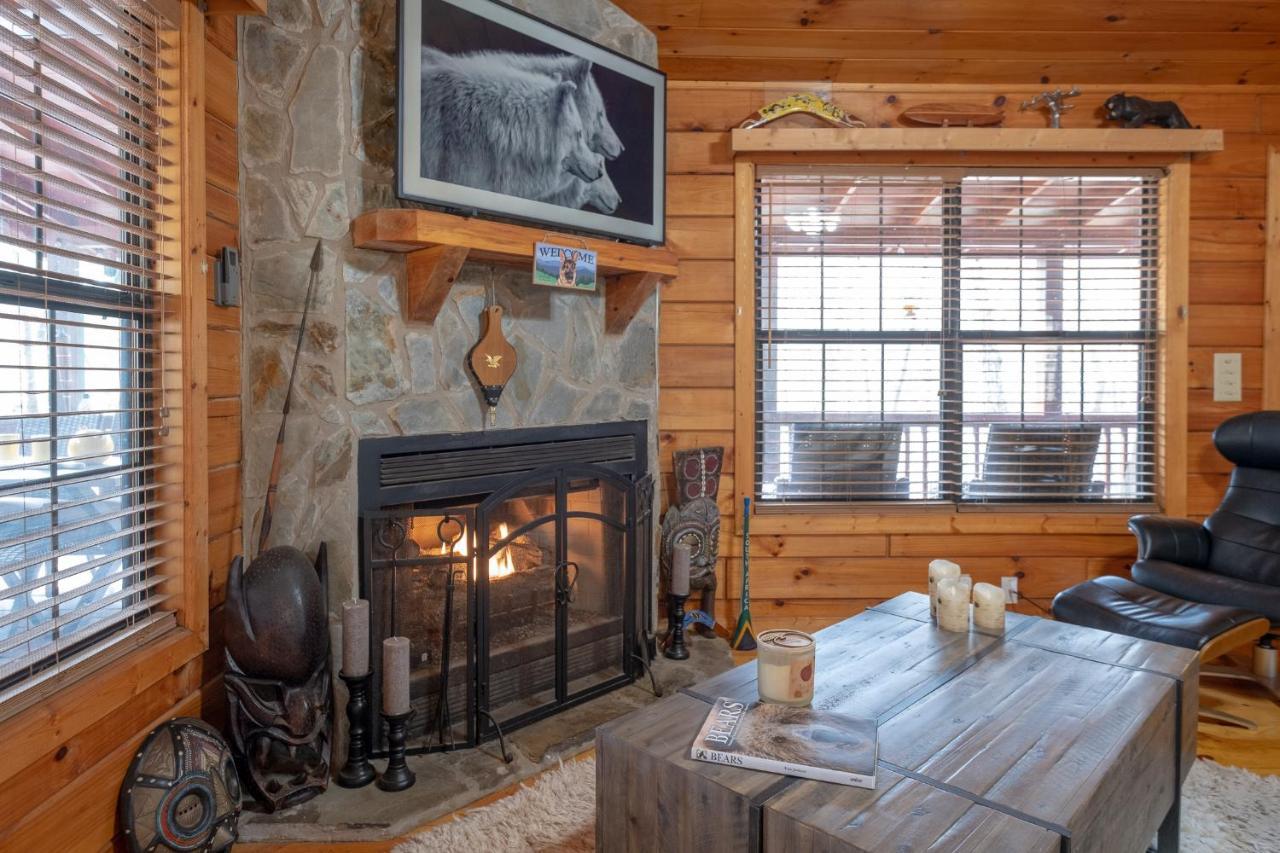 הוילה בלו רידג' Three Dog Night - Pet-Friendly Cabin With Hot Tub מראה חיצוני תמונה
