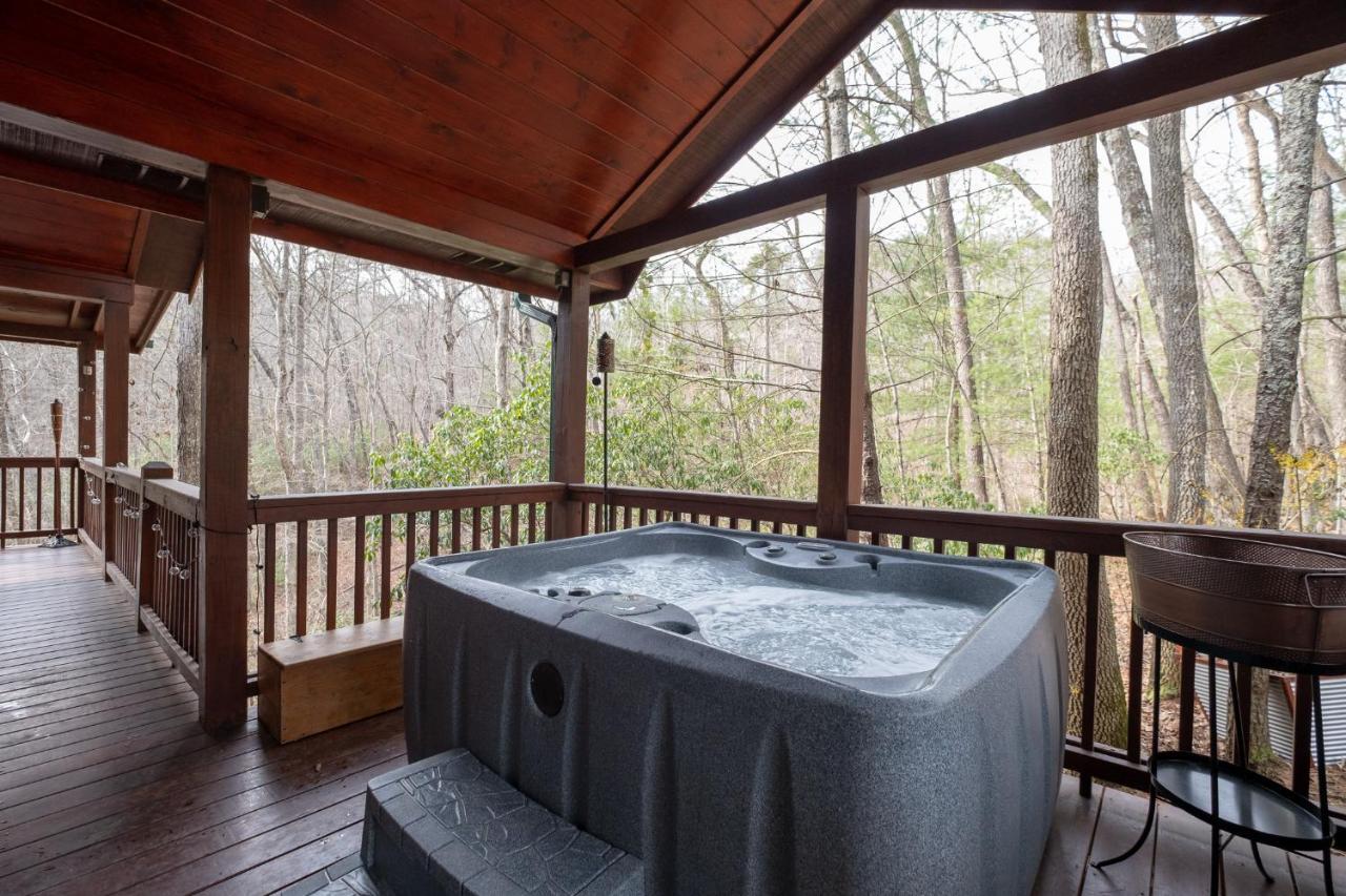 הוילה בלו רידג' Three Dog Night - Pet-Friendly Cabin With Hot Tub מראה חיצוני תמונה